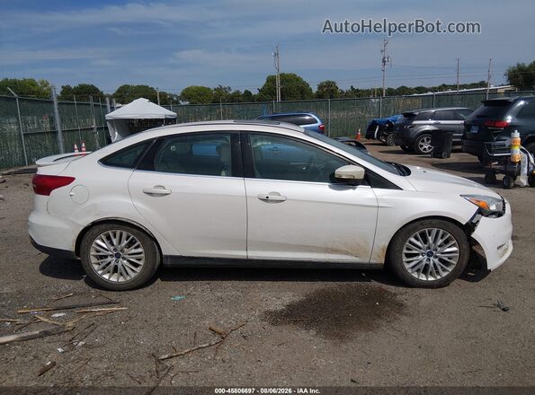 1FADP3J21JL250142 2018 FORD FOCUS Белый Панорамный вид салона 360°