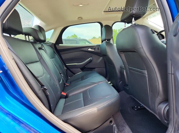 1FADP3J22JL260095 2018 FORD FOCUS Blue Հետևի նստատեղերի տեսք