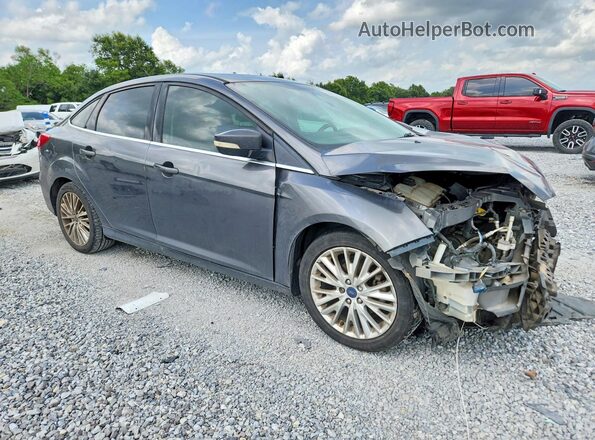 1FADP3J24JL233013 2018 FORD FOCUS Gray Front right