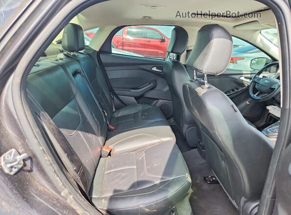 1FADP3J24JL233013 2018 FORD FOCUS Gray Rear seats view