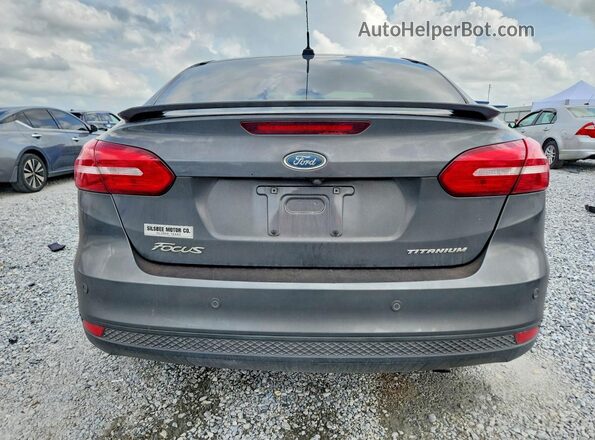 1FADP3J24JL233013 2018 FORD FOCUS Gray Rear view