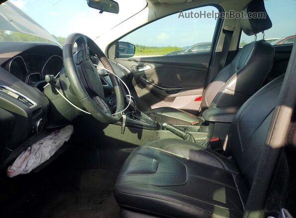 1FADP3J24JL233013 2018 FORD FOCUS Gray Front interior view
