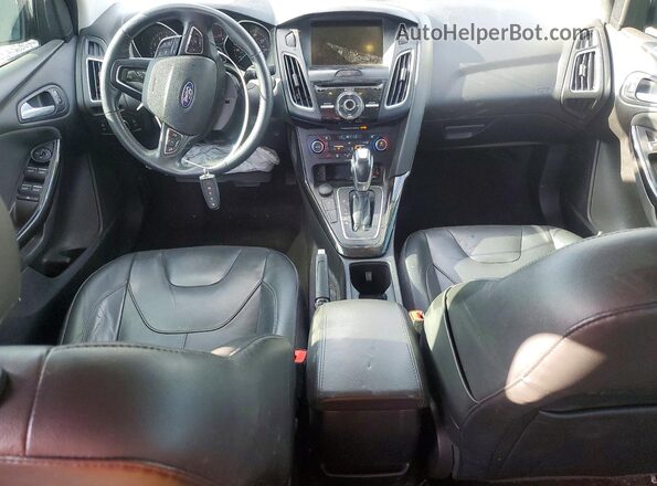 1FADP3J24JL233013 2018 FORD FOCUS Gray Dashboard view
