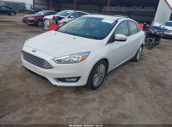 1FADP3J24JL314934 2018 FORD FOCUS White Front left