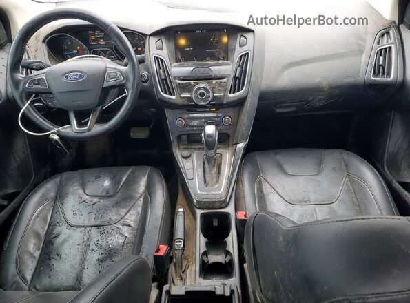 1FADP3J27JL201446 2018 FORD FOCUS Two Tone Vista del salpicadero