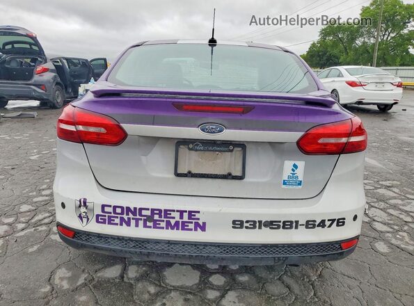 1FADP3J27JL201446 2018 FORD FOCUS Two Tone Vista trasera