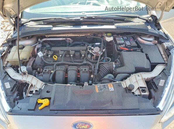 1FADP3J27JL252056 2018 FORD FOCUS Gold უკანა სალონის ხედი