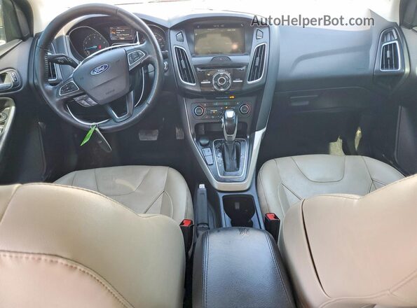 1FADP3J27JL252056 2018 FORD FOCUS Gold წინა პანელის ხედი