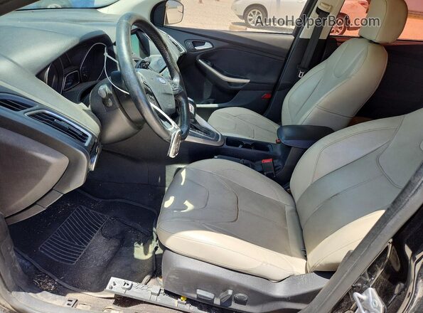 1FADP3J27JL294307 2018 FORD FOCUS Black Front interior view