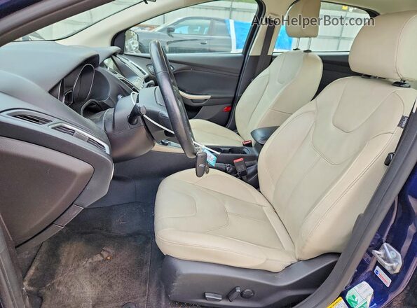 1FADP3J29HL258225 2017 FORD FOCUS Blue Vista interior delantera