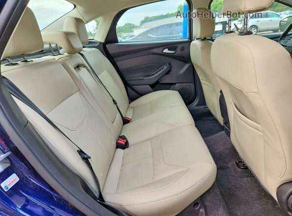 1FADP3J29HL258225 2017 FORD FOCUS Blue Vista de los asientos traseros