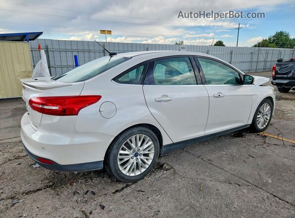 1FADP3J29HL272657 2017 FORD FOCUS White Tył prawy
