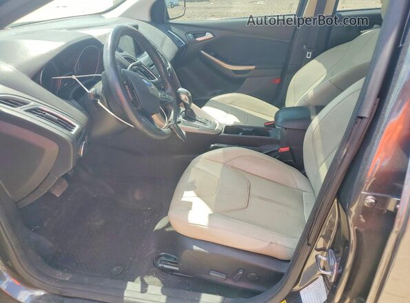 1FADP3J2XHL268357 2017 FORD FOCUS Silver წინა სალონის ხედი
