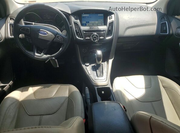 1FADP3J2XHL268357 2017 FORD FOCUS Silver წინა პანელის ხედი