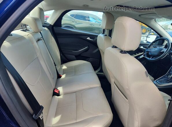 1FADP3J2XHL268360 2017 FORD FOCUS Blue Widok tylnych siedzeń