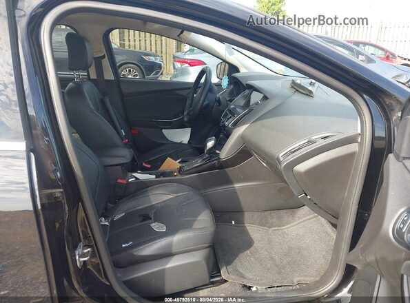 1FADP3J2XHL317606 2017 FORD FOCUS Black Вид салону спереду