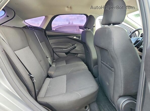 1FADP3K20GL353768 2016 FORD FOCUS Silver Вид задніх сидінь