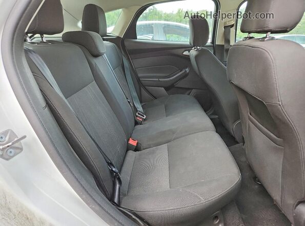 1FADP3K20HL249394 2017 FORD FOCUS White უკანა სავარძლების ხედი