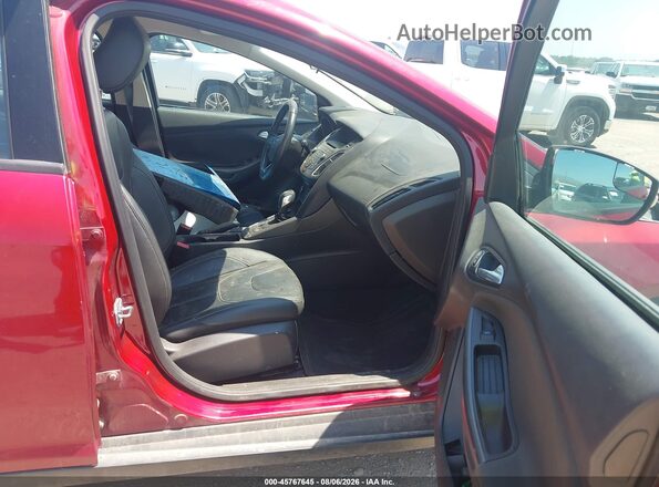1FADP3K22GL299292 2016 FORD FOCUS Red Սալոնի դիմացի տեսք