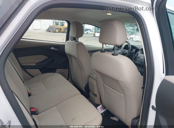 1FADP3K22JL276022 2018 FORD FOCUS White Vista de la etiqueta del VIN