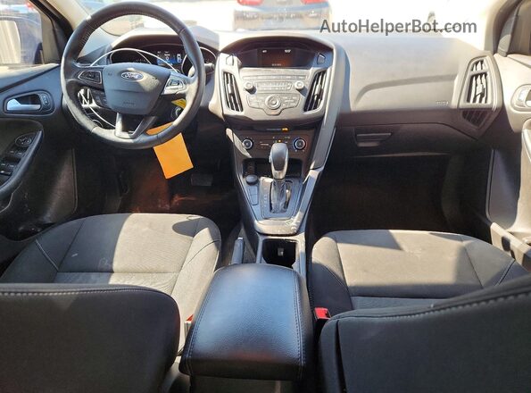 1FADP3K22JL300853 2018 FORD FOCUS Gray Vista del salpicadero