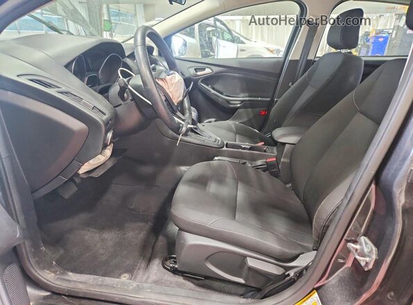 1FADP3K22JL301341 2018 FORD FOCUS Gray Вид салону спереду