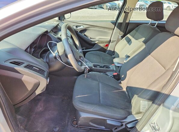 1FADP3K23GL226500 2016 FORD FOCUS Silver Front interior view