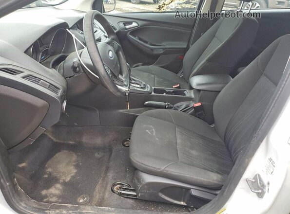 1FADP3K23HL215823 2017 FORD FOCUS White Vista interior delantera