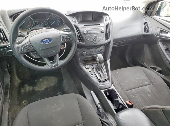 1FADP3K23HL215823 2017 FORD FOCUS White Vista del salpicadero