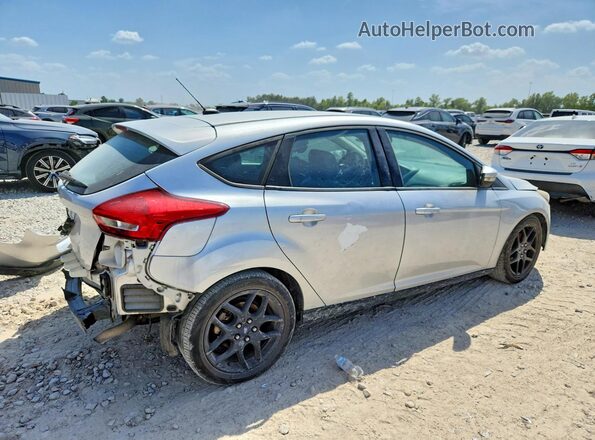 1FADP3K24GL259697 2016 FORD FOCUS Серебряный Задняя правая четверть