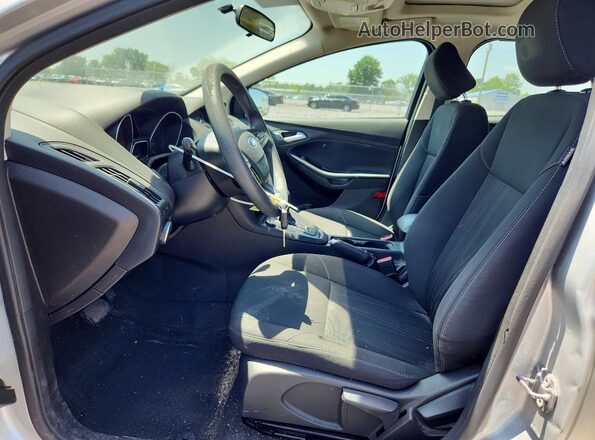 1FADP3K24GL277083 2016 FORD FOCUS Gray Front interior view