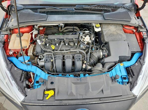 1FADP3K24JL312521 2018 FORD FOCUS Красный Вид задней части салона