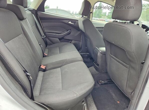 1FADP3K25GL247767 2016 FORD FOCUS White უკანა სავარძლების ხედი