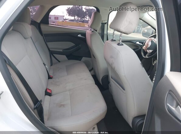 1FADP3K25GL254184 2016 FORD FOCUS White VIN կոդի պիտակի տեսք