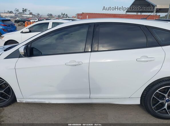 1FADP3K25GL254184 2016 FORD FOCUS White 