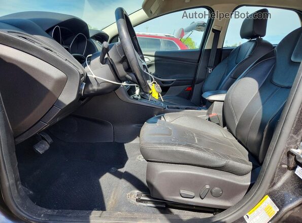 1FADP3K25GL256078 2016 FORD FOCUS Gray Vista interior delantera