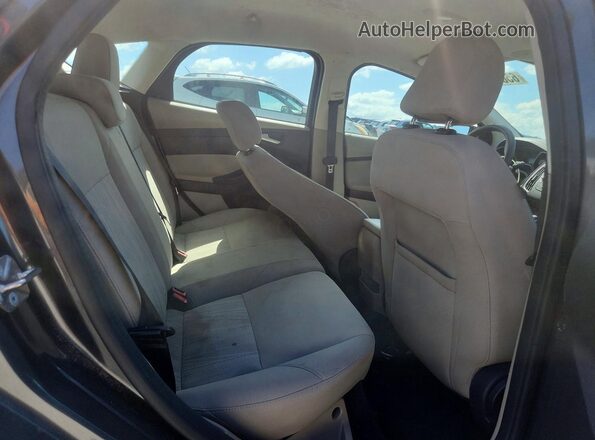 1FADP3K25GL371019 2016 FORD FOCUS Gray Vista de los asientos traseros