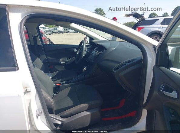 1FADP3K25HL224782 2017 FORD FOCUS White Front interior view