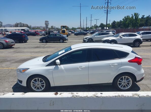 1FADP3K25JL328968 2018 FORD FOCUS White 360 interior view