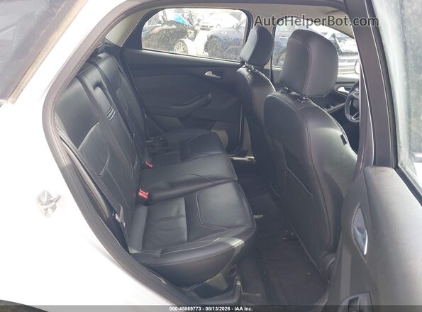 1FADP3K26GL311816 2016 FORD FOCUS White Widok naklejki z numerem VIN