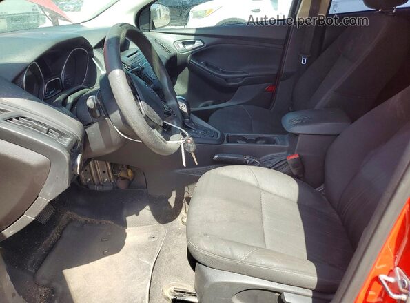 1FADP3K26GL338515 2016 FORD FOCUS Red Widok wnętrza z przodu