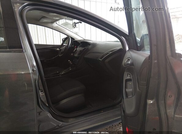 1FADP3K26HL231899 2017 FORD FOCUS Gray Front interior view