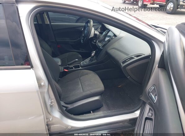 1FADP3K26JL227499 2018 FORD FOCUS Silver Vista interior delantera