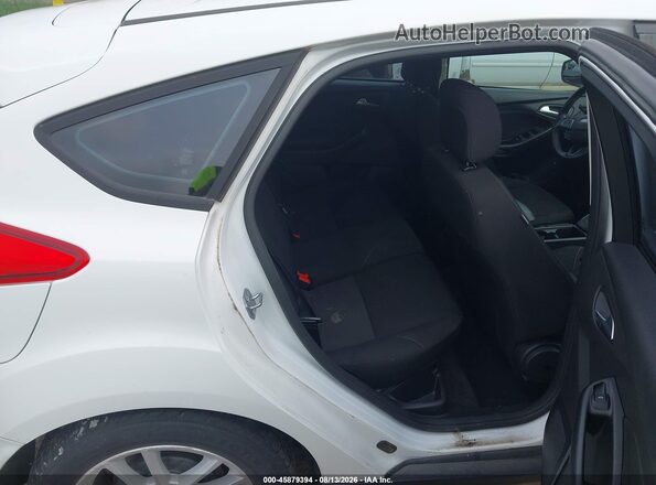 1FADP3K26JL315937 2018 FORD FOCUS White VIN կոդի պիտակի տեսք