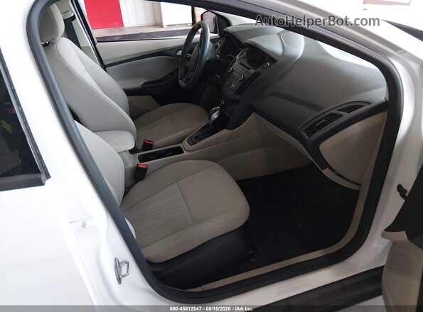 1FADP3K27GL271469 2016 FORD FOCUS White წინა სალონის ხედი