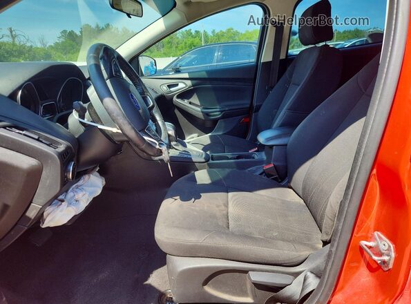 1FADP3K27GL334957 2016 FORD FOCUS Red Vista interior delantera