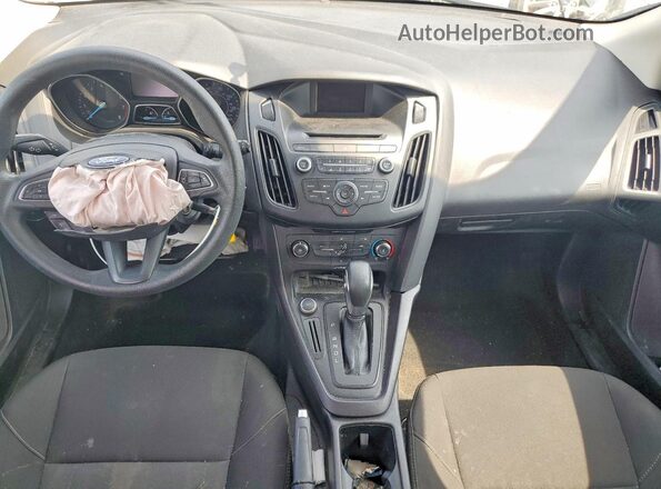 1FADP3K27HL218269 2017 FORD FOCUS Black Widok deski rozdzielczej