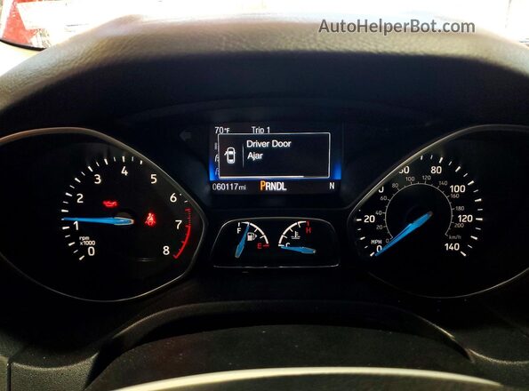 1FADP3K27HL314130 2017 FORD FOCUS Red Widok zestawu wskaźników