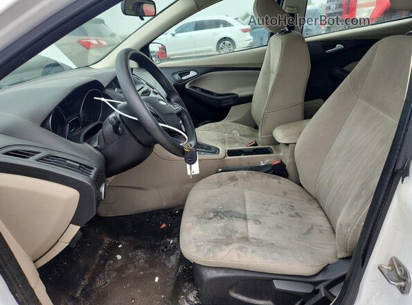 1FADP3K27HL317688 2017 FORD FOCUS White Vista interior delantera