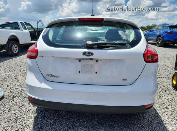 1FADP3K27JL320919 2018 FORD FOCUS White Rear view